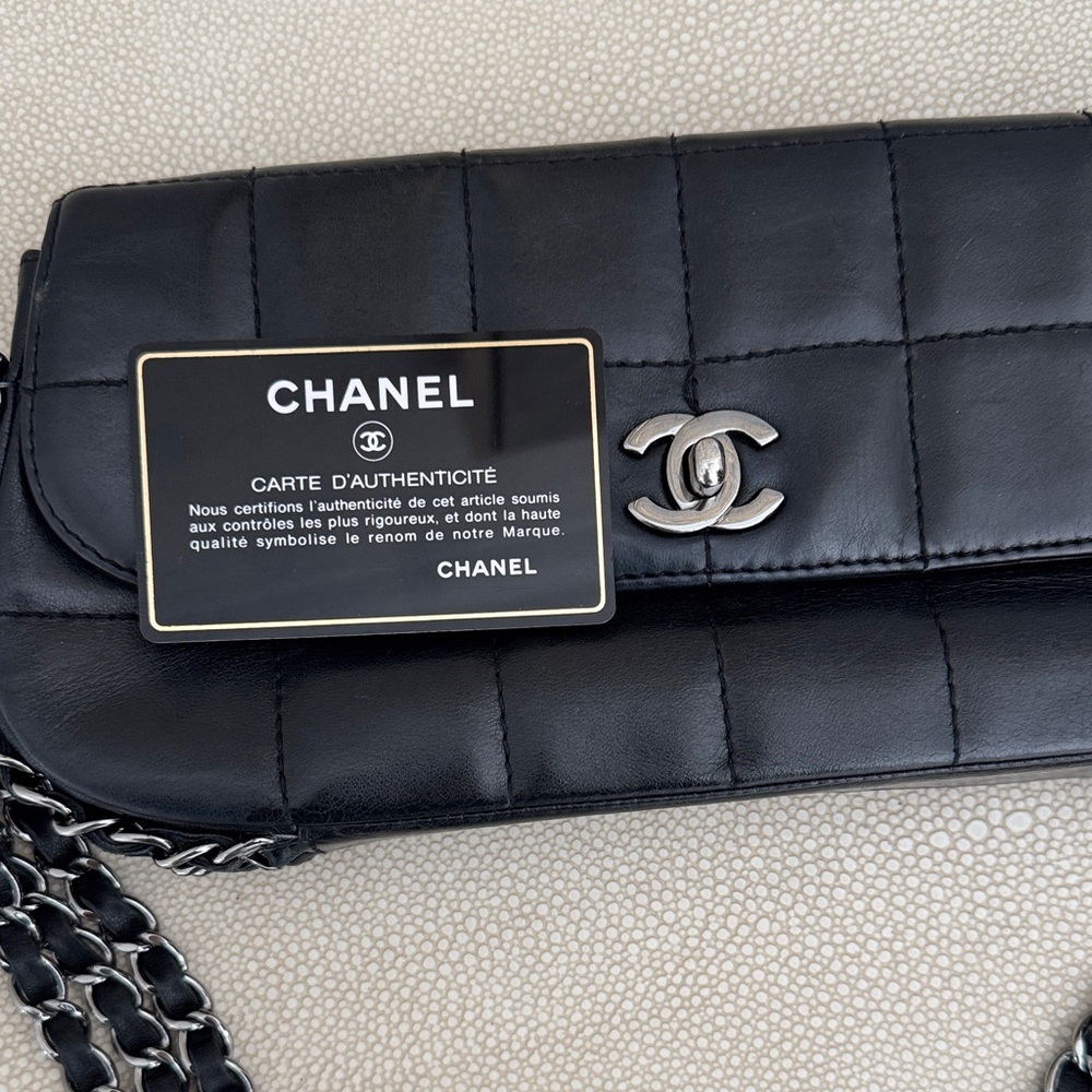 Chanel Black Quilted Leather Bag - Picture 5 of 6
